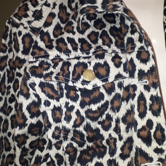 Cropped Leopard Print Jean Jacket - Picture 2 of 4